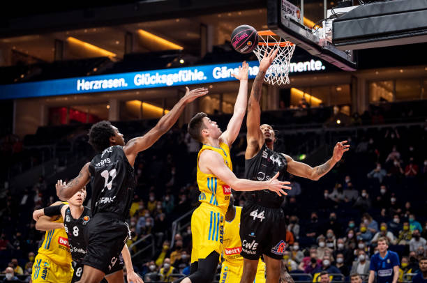 守表现都是 守表现都是